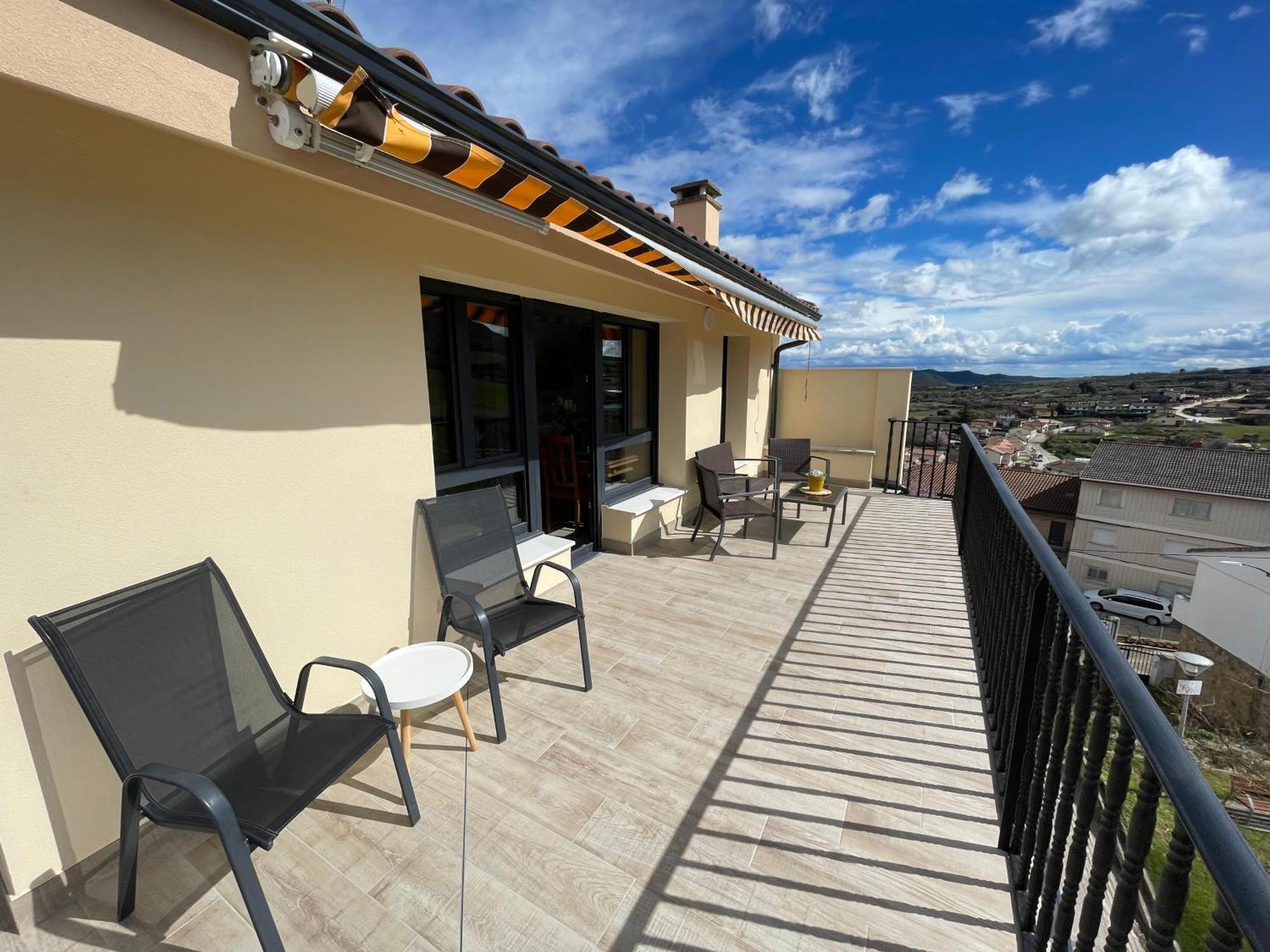 Apartamentos Montejurra Ayegui Exterior photo